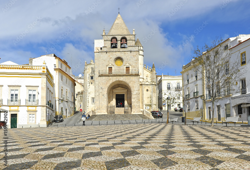 Plaza de la República y Catedral de Elvas, ciudad Patrimonio de la Humanidad, Alentejo, Portugal