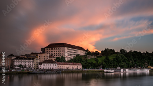 Das Linzer Schloss im Abendrot photo