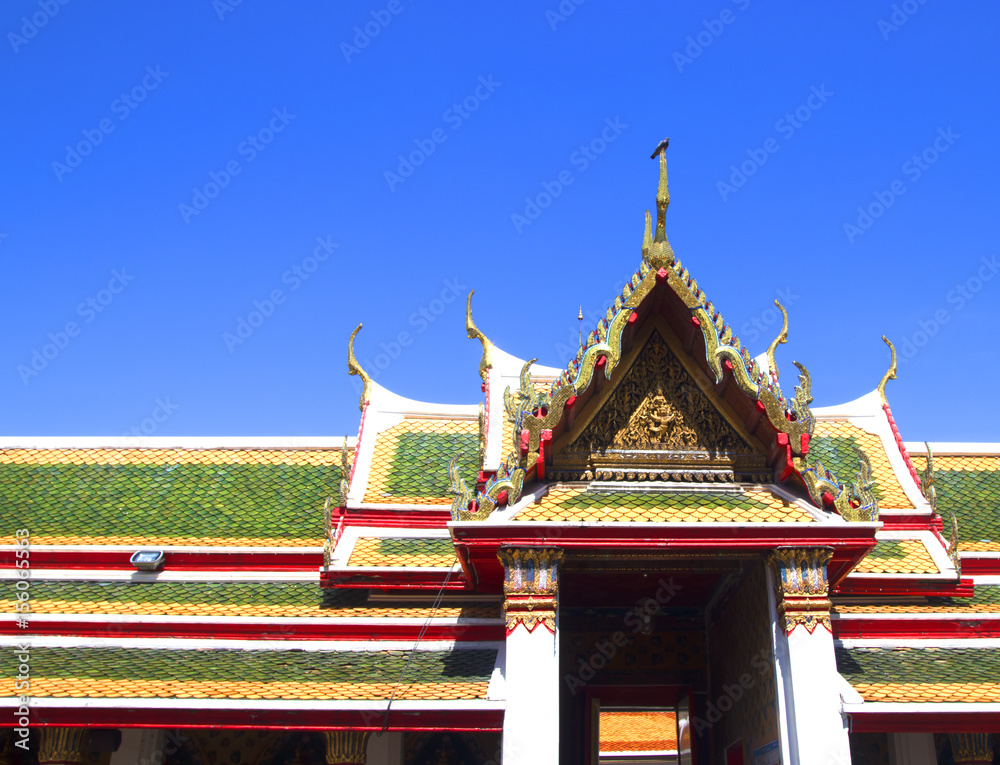 Naklejka premium Wat Arun Ratchawararam Ratchawaramahawihan or Wat Arun is a Buddhist temple in Bangkok Yai district of Bangkok, Thailand, on the Thonburi west bank of the Chao Phraya River.