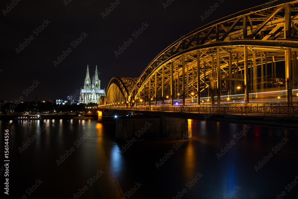 Fototapeta premium Köln bei Nacht