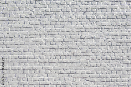 белая кирпичная стена, старая, кирпичи разного размера