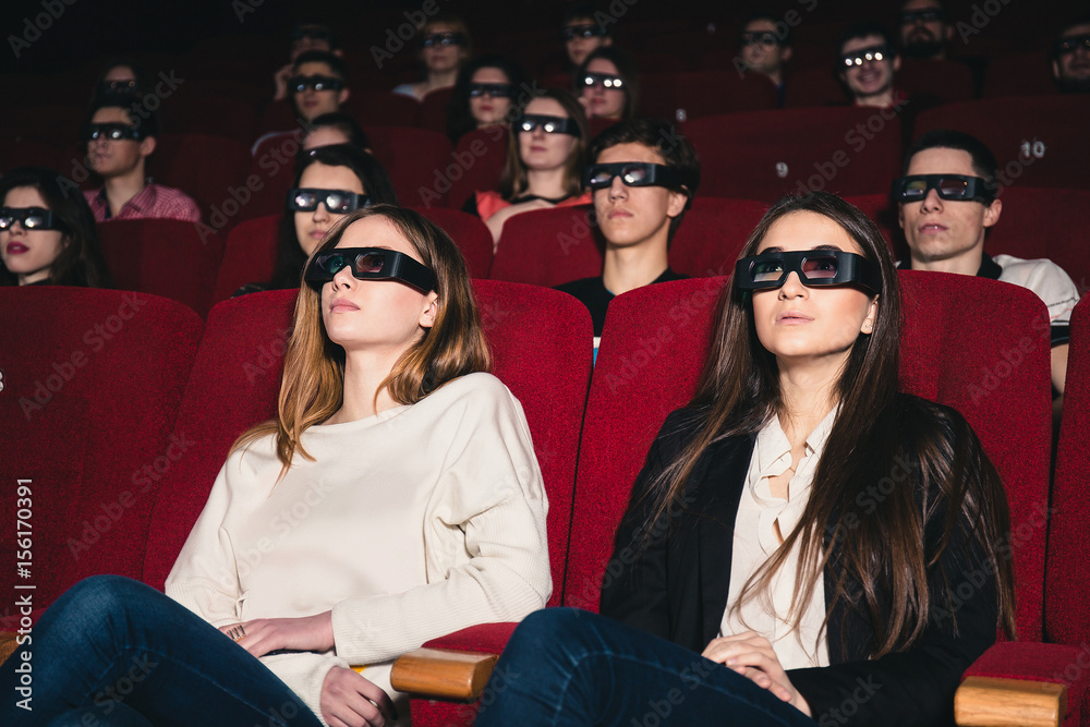 Obraz premium Two friends in the movies