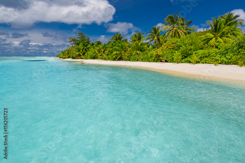 Fototapeta Naklejka Na Ścianę i Meble -  Perfect tropical beach landscape. Vacation holidays background 