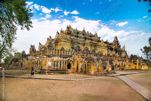 Photos The brick yellow Maha Aung Mye Bon Zan monastery on the Inwa royal site near Man