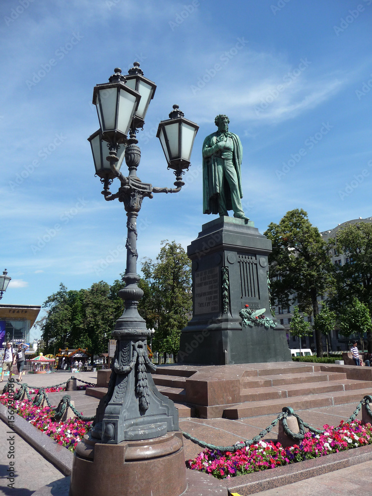 Fototapeta premium Moscow, Russia -A monument to great Russian poet Alexander Pushkin in Moscow on Tverskaya street