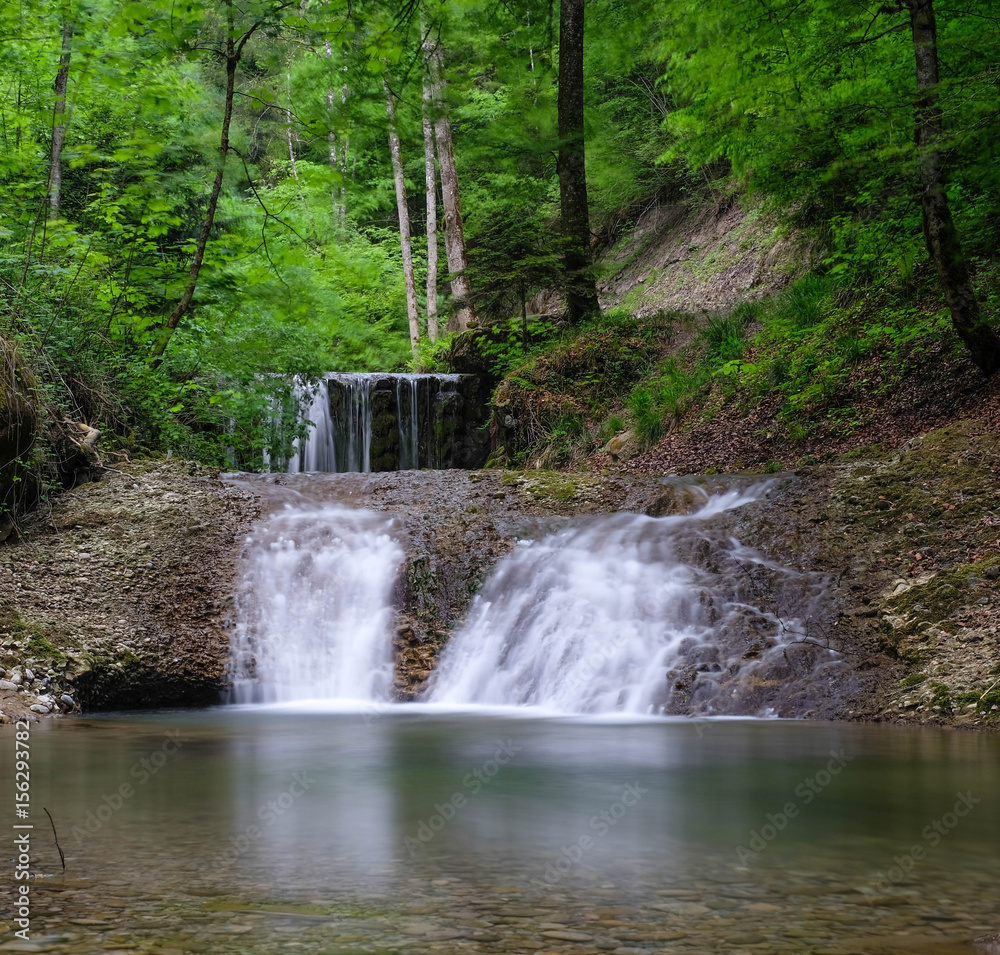 Hinwiler Tobel mit Wasserfällen