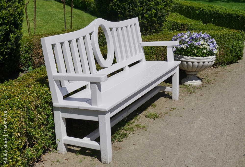 Bench in garden - Villa Edw
ard Herbst , museum - beatiful garden Bench in garden - Villa Edw
ard Herbst , museum - beatiful garden