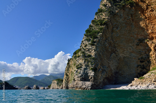 Schistous stone island and sea © astroantares