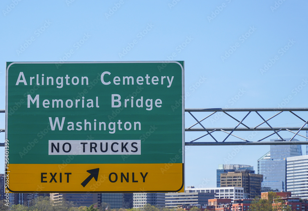 Street signs to Arlington Cemetery - WASHINGTON, DISTRICT OF COLUMBIA - APRIL 8, 2017