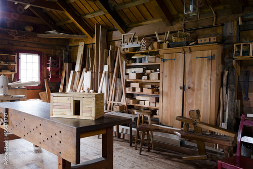 Obraz na plátně Old carpenters shop with the workpiece and tools