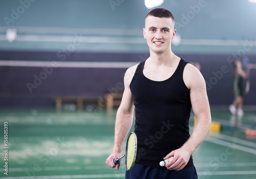 Sportman is playing tennis photo