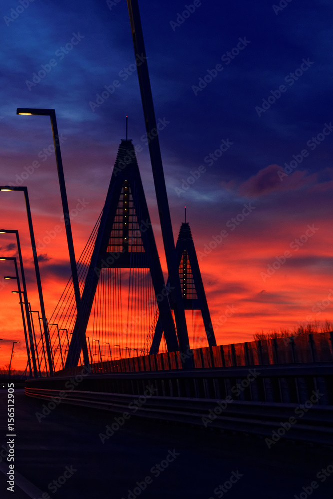Obraz premium Highway bridge with dawn light