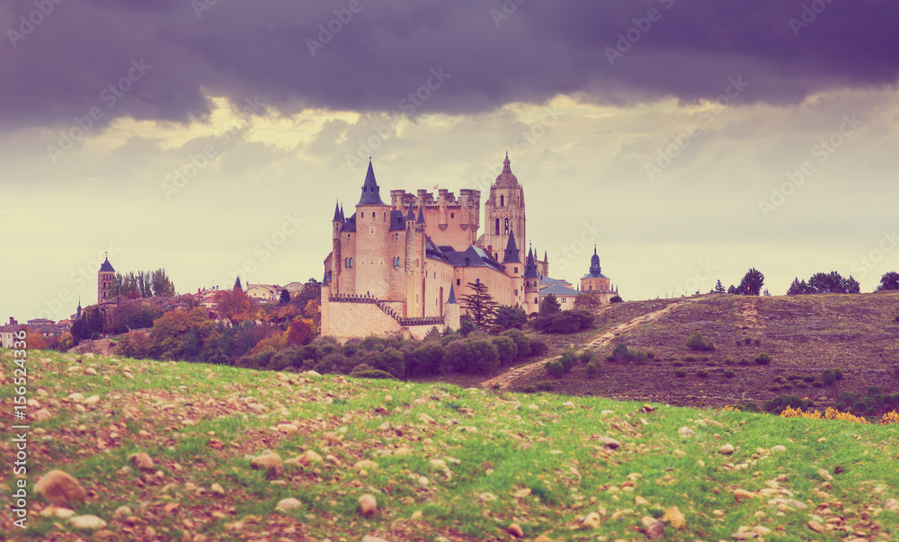 Fototapeta premium Alcazar of Segovia in cloudy day