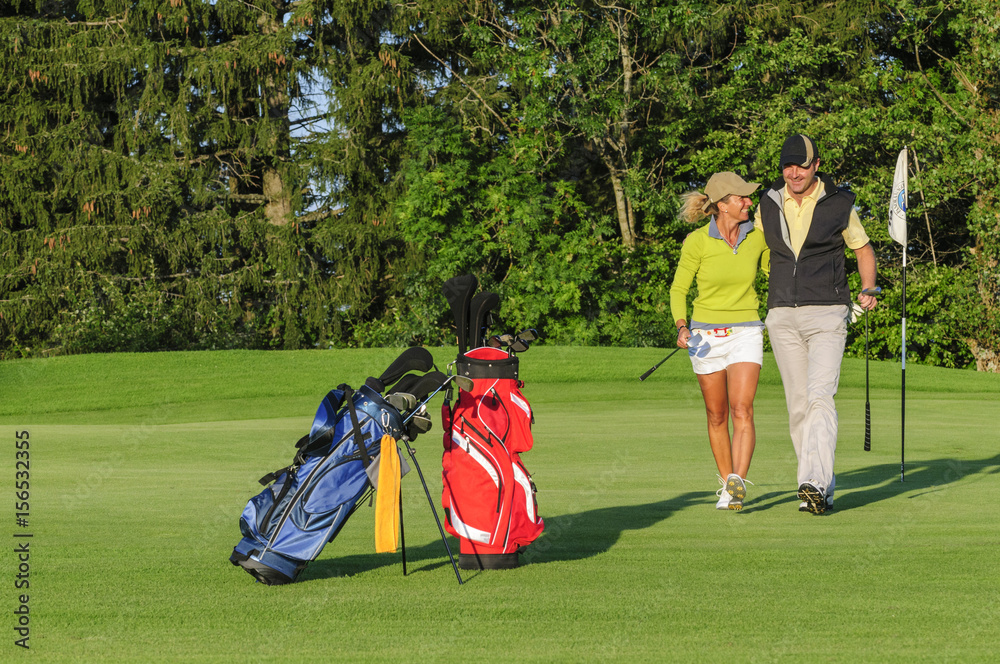 Obraz premium Ende einer Runde auf dem Golfplatz