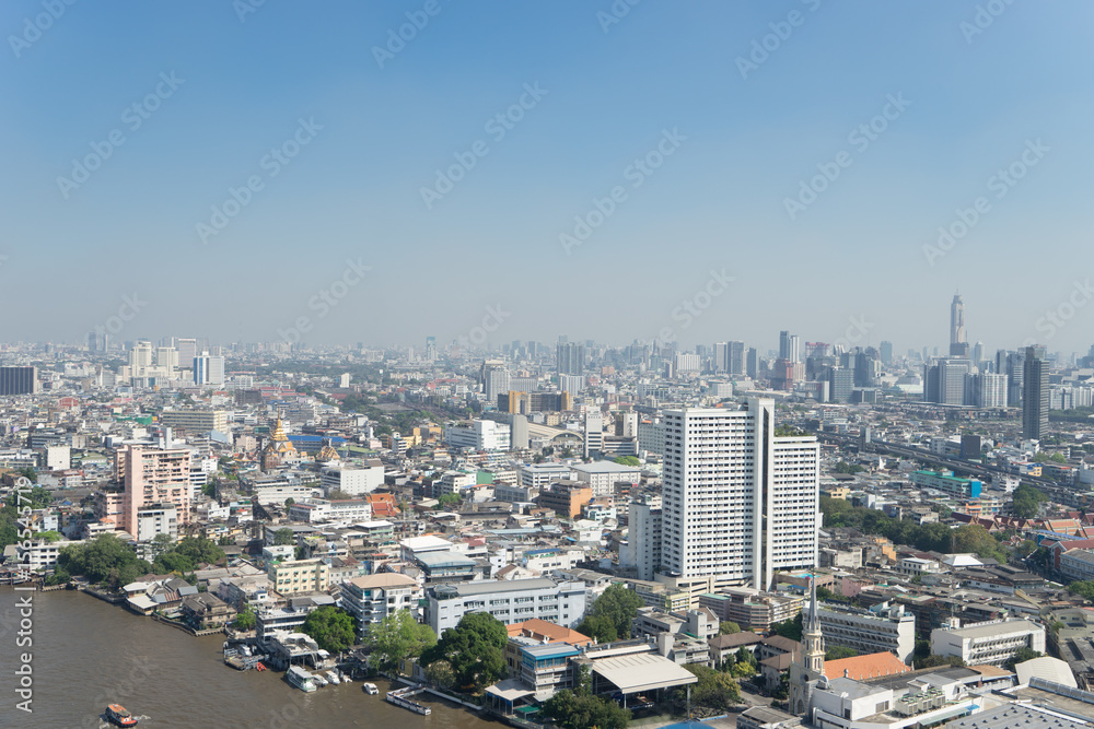 ホテルから見るチャオプラヤー川沿いのバンコクのイメージ 3