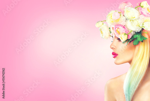 Beauty summer model girl with blooming flowers hairstyle © Subbotina Anna