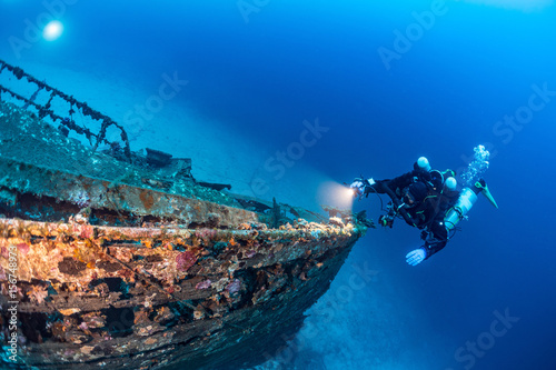 Diving on the wreck Fortunal Vis Island. © Wojciech