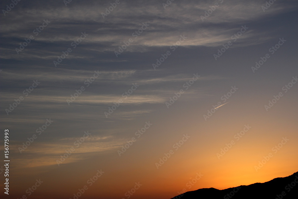 夕焼け空と彩雲 Crimson sky at sunset and beautifully colored cloud. 夕焼け空と彩雲 Crimson sky at sunset and beautifully colored cloud.