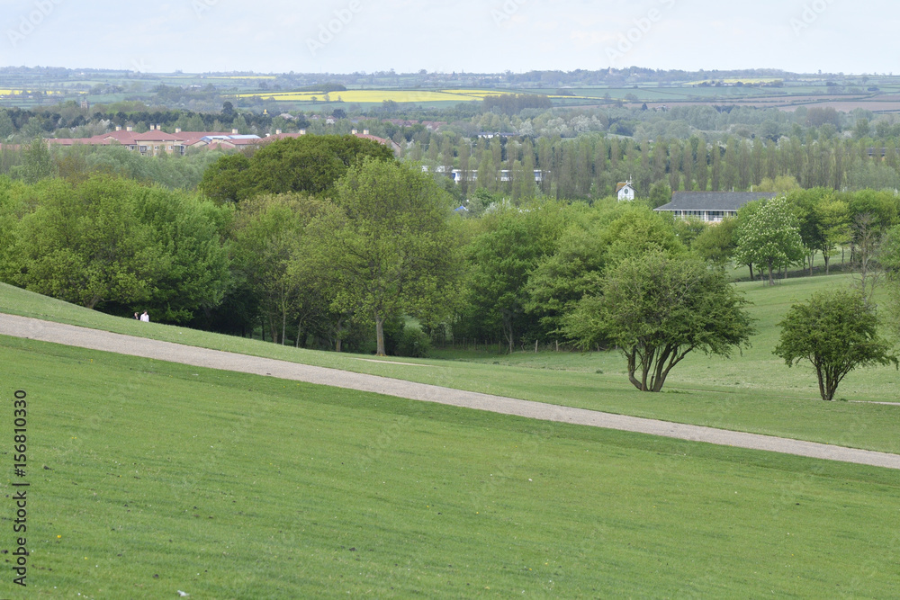 Obraz premium イギリスのニュータウン：ミルトン・キーンズの公園、キャンベル・パーク