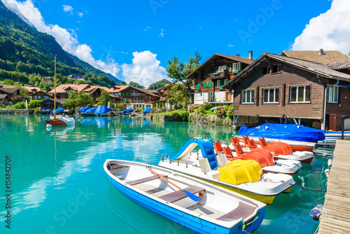Obraz na plátně Bay of  Lake Brienz at Village Iseltwald - beautiful lake in the alps at Interla