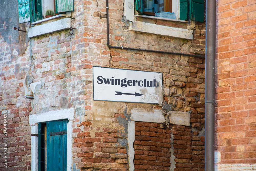 Schild 228 - Swingerclub