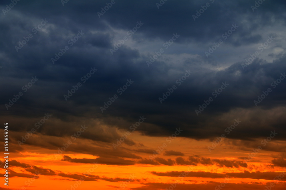 Obraz premium sunset beautiful and cloud storm in sky dark color