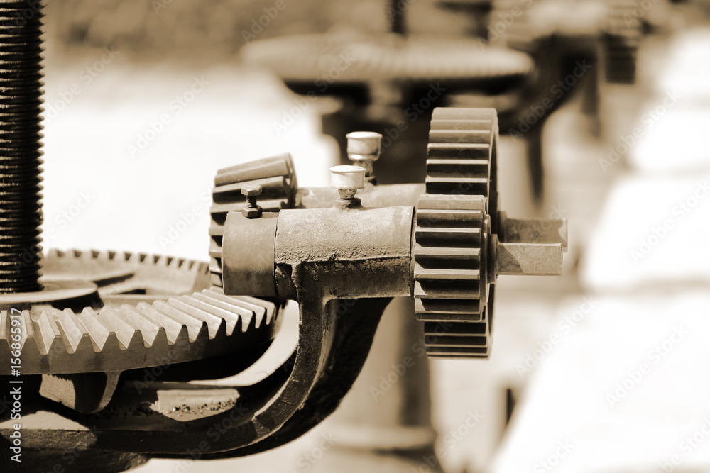Gear for open water gates Gear for open water gates