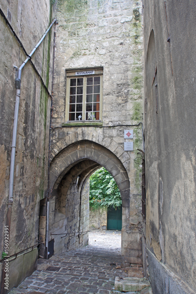 arch over an alley in Laon, France