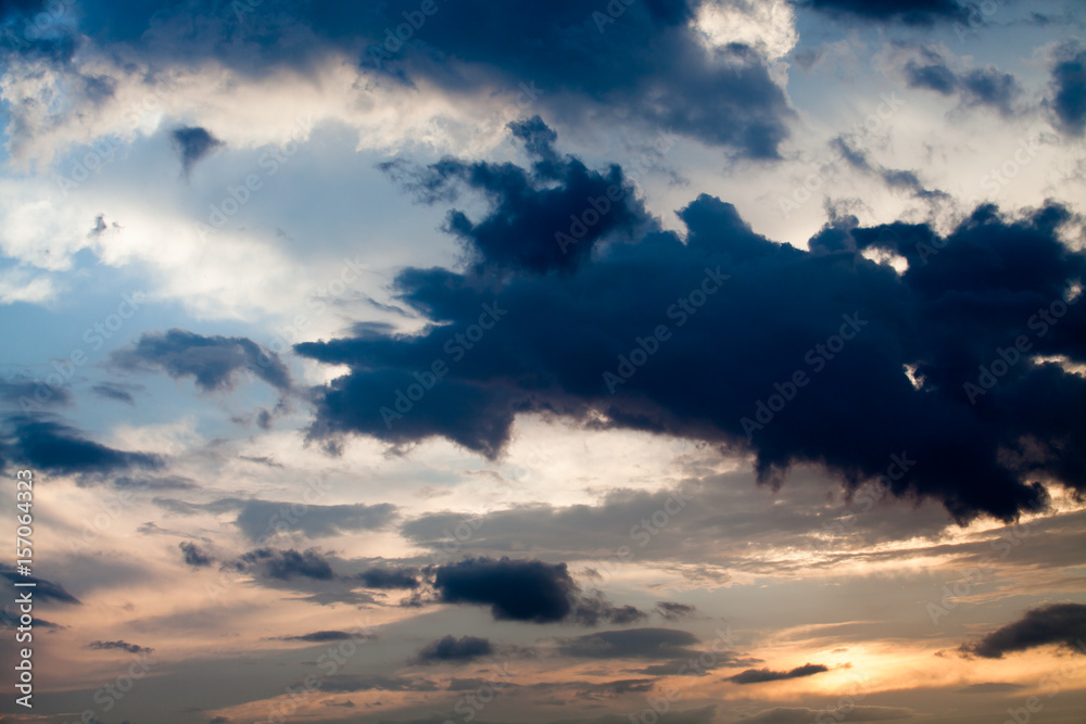 Obraz premium colorful dramatic sky with cloud at sunset