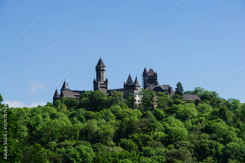 Burg Braunfels bei blauen Himmel in Hessen