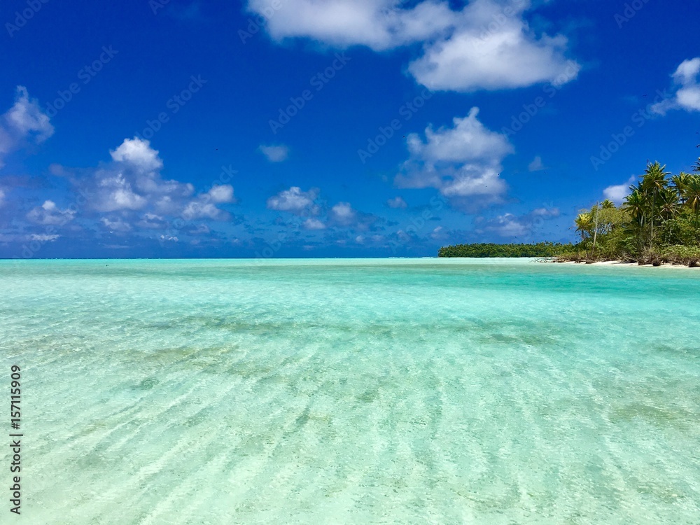 Beautiful turquoise lagoon and white sanded beaches of Marlon Brando's atoll Tetiaroa, Tahiti, French Polynesia Beautiful turquoise lagoon and white sanded beaches of Marlon Brando's atoll Tetiaroa, Tahiti, French Polynesia