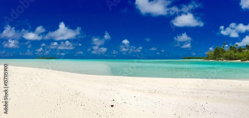 Beautiful turquoise lagoon and white sanded beaches of Marlon Brando's atoll Tetiaroa, Tahiti, French Polynesia photo