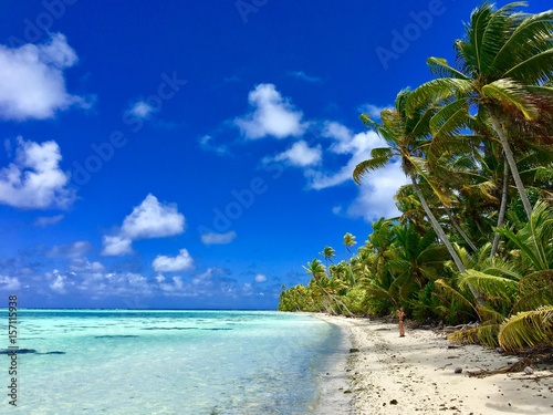 Beautiful turquoise lagoon and white sanded beaches of Marlon Brando's atoll Tetiaroa, Tahiti, French Polynesia