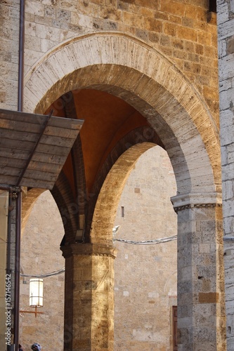 Tuscan arch 