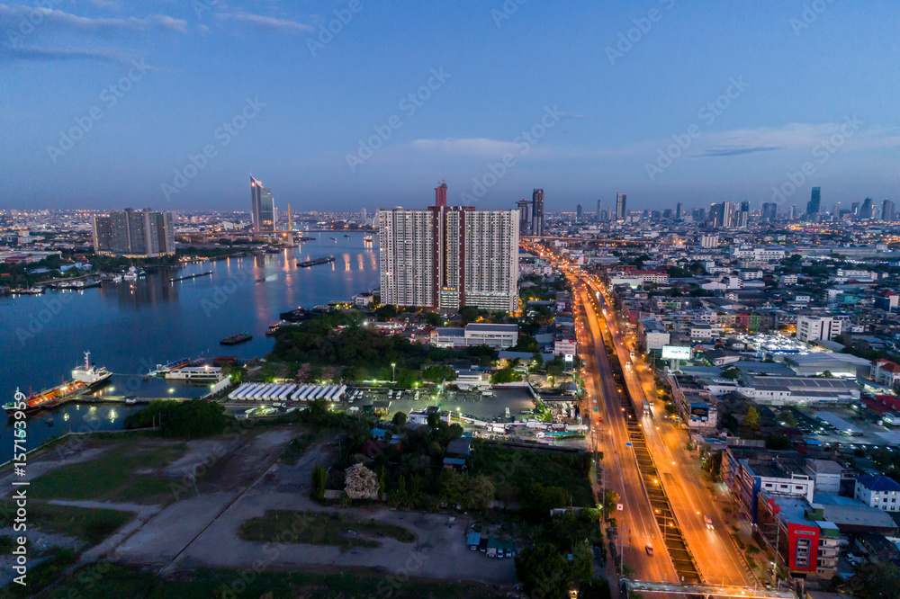 Fototapeta premium Rama 3 Rd. of Bangkok in The morning