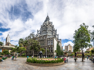 Fototapete Südamerika Botero Platz in Medellin Kolumbien  © diegograndi