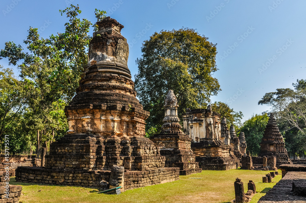 Wat Chedi Chet Thaeo in Si Satchanalai, Thailand Wat Chedi Chet Thaeo in Si Satchanalai, Thailand
