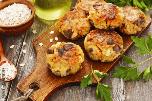 Vegetable cutlets with mushrooms