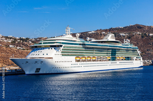 Cruise ship, Mykonos island © saiko3p