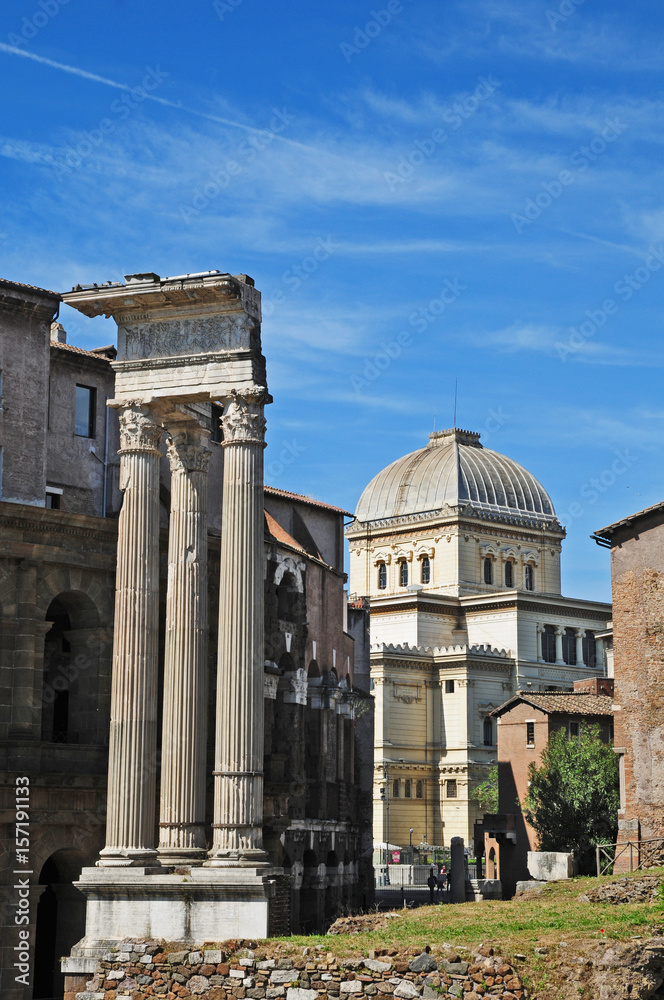 Roma, rovine al Teatro Marcello e Sinagoga