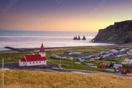 Cuadro en lienzo Sunset in Vik Iceland