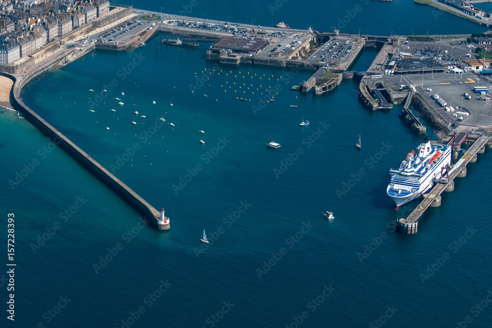 Vue aérienne du port de Saint Malo en France