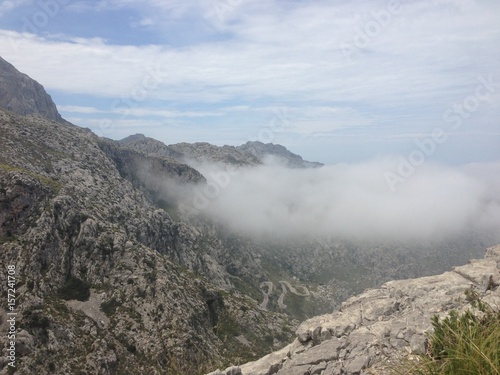 mallorca berg landschaft täler strasse fels natur blau d cloud gipfel wolken 