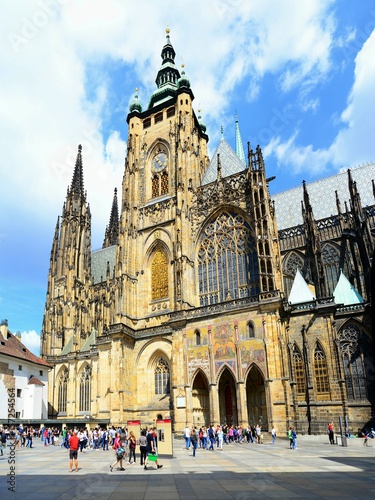 Obraz na płótnie St. Vitus Cathedral in Prague town w salonie