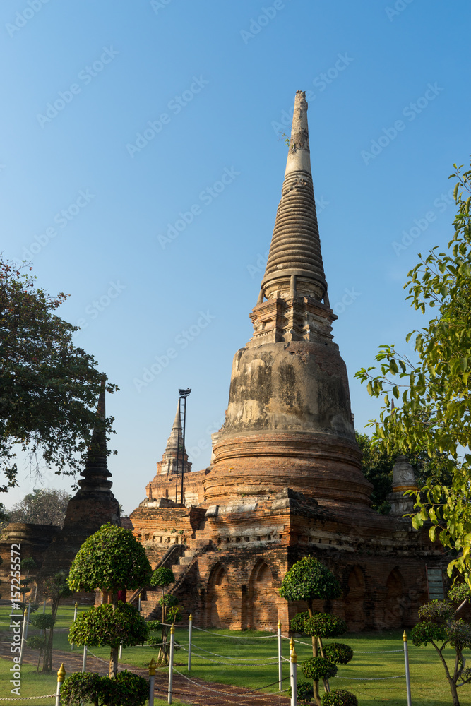 ワット・ヤイ・チャイ・モンコンの仏塔
