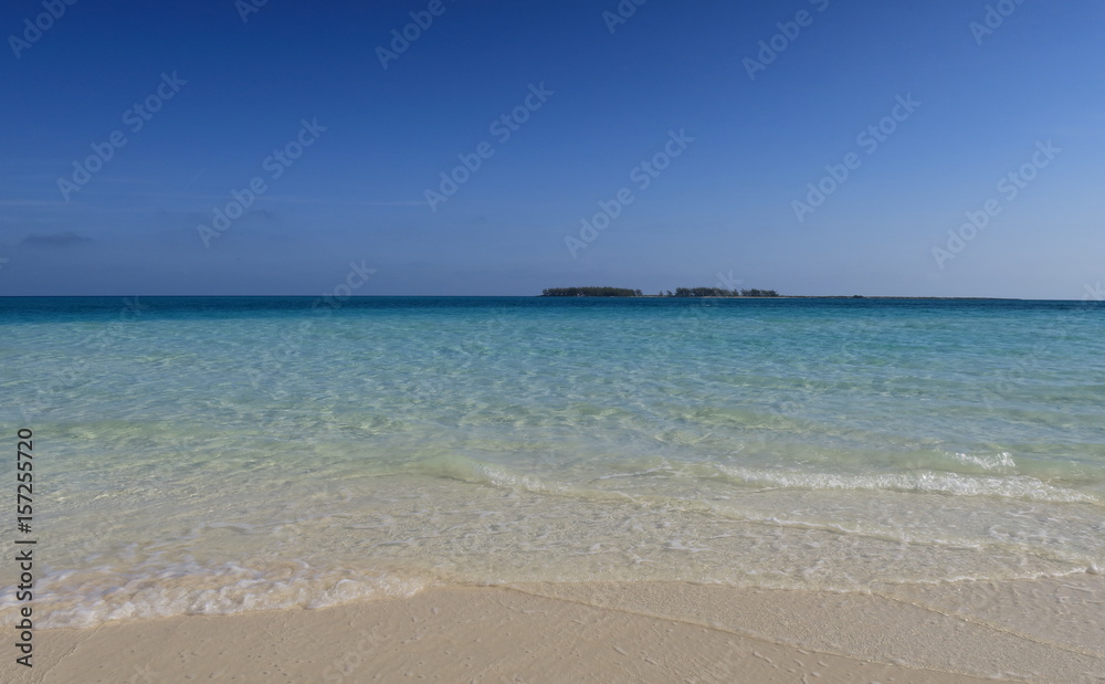 Plage de sable blanc de playa pilar et lagon de cayo guillermo