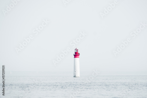 phare mer océan rouge balise repère marin