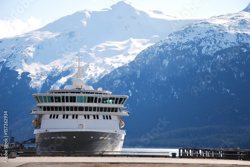 Alaska Cruise passenger ship © Kitisak