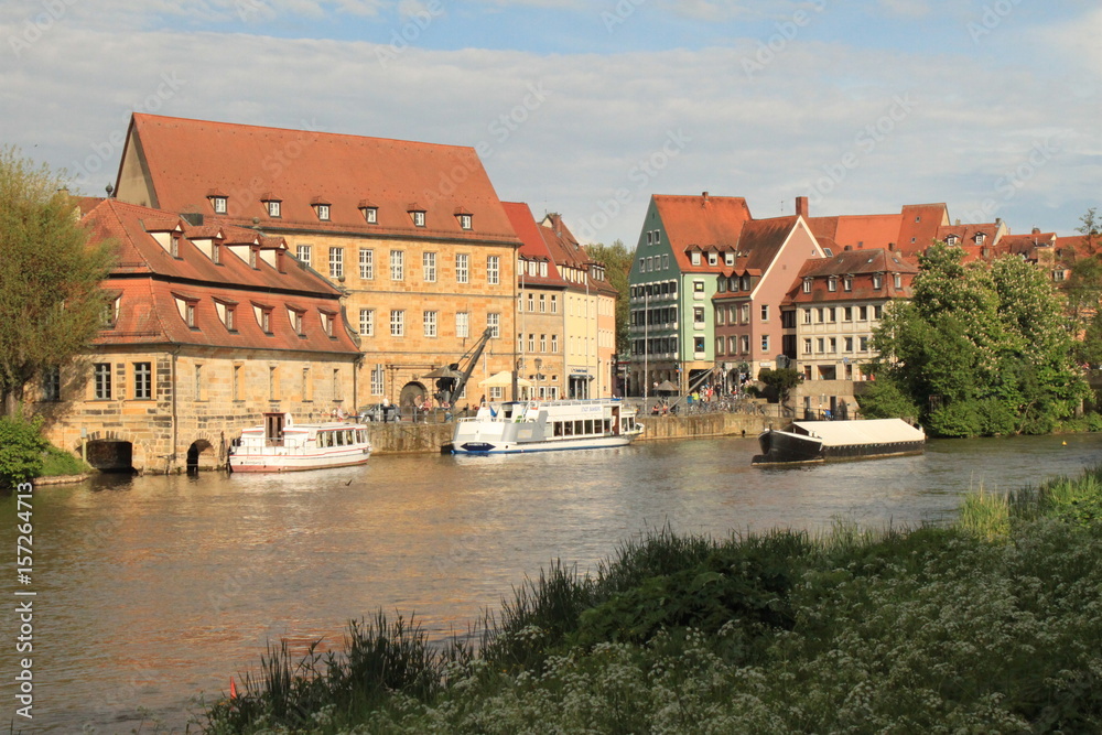 Fototapeta premium Romantisches Bamberg. Blick zum Kranenplatz der Inselstadt