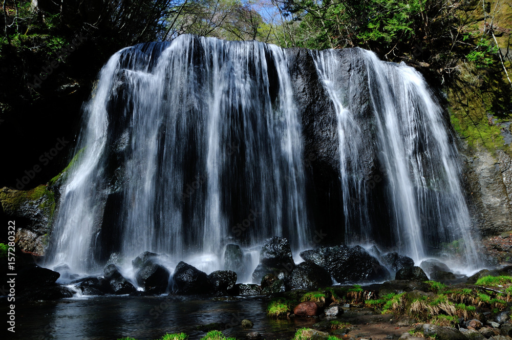 Obraz premium 福島県耶麻郡猪苗代町 達沢不動滝